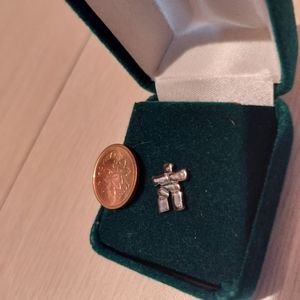 Brand new Inukshuk lapel pin NWOT